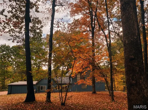 8 Linden RD, New Florence, MO 63363