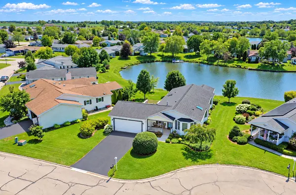 15 Saratoga CT, Grayslake, IL 60030
