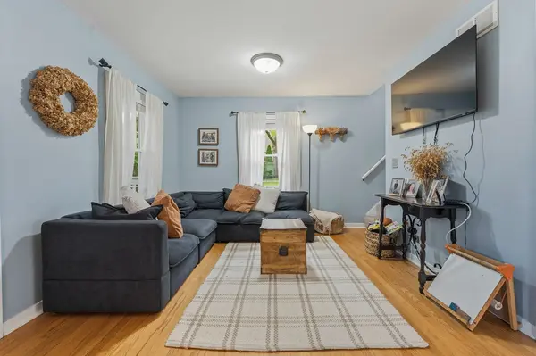 1206 Avery AVE, Wheaton, IL 60187