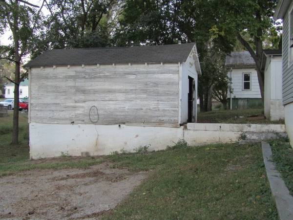 356 McLean ST, Rosiclare, IL 62982