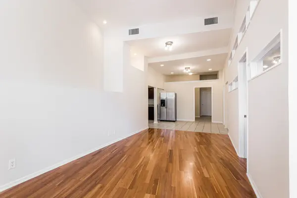 2120 W GRAND AVE #D, Chicago, IL 60612