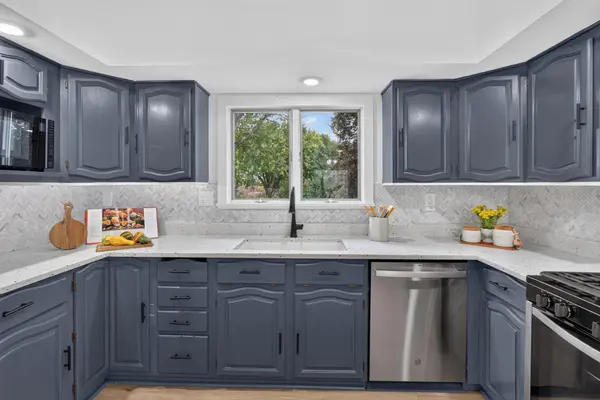 909 8th AVE S, South Saint Paul, MN 55075