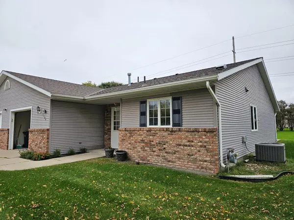 2704 9th ST SW, Willmar, MN 56201