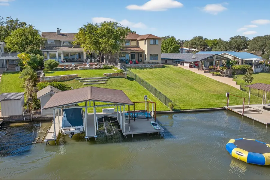 121 Christopher LN, Kingsland, TX 78639