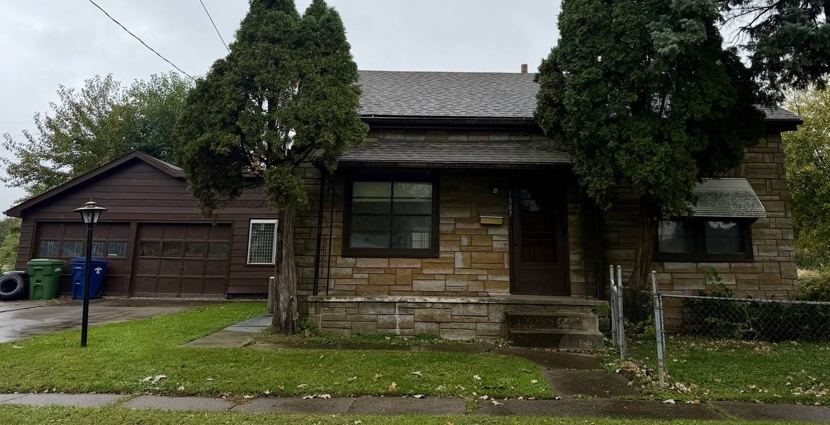 1807 Garfield ST, Clinton, IA 52732
