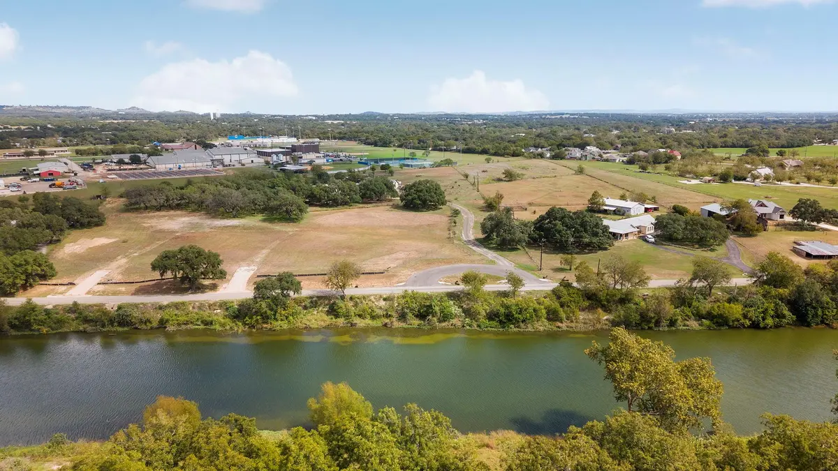 1412 River RUN, Blanco, TX 78606