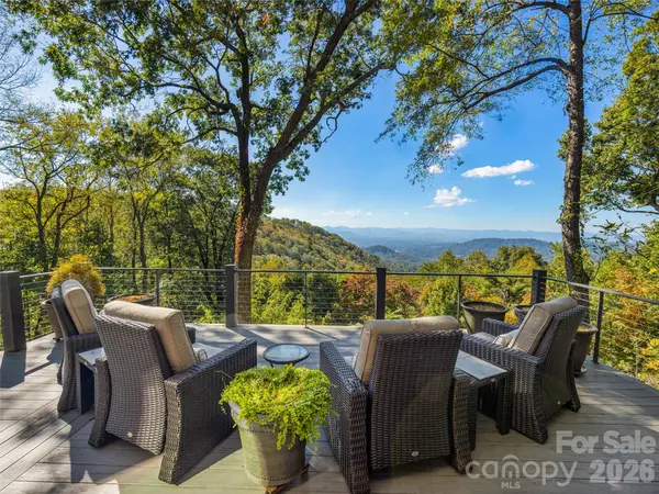 21 Peach Knob DR, Asheville, NC 28804