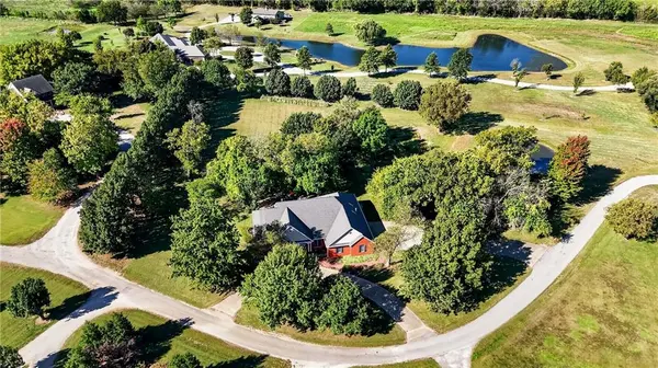 2 Timbercreek RD, Girard, KS 66743
