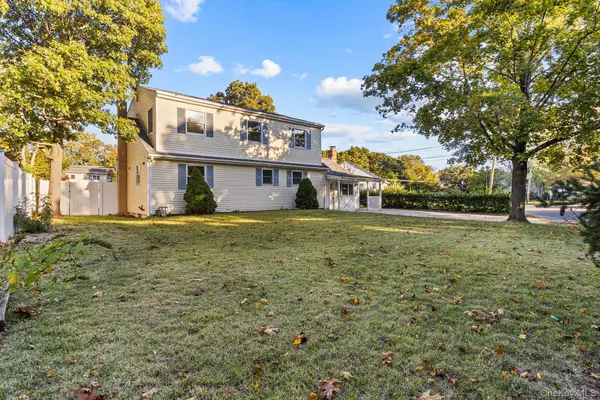 10 Sunset DR, Centereach, NY 11782