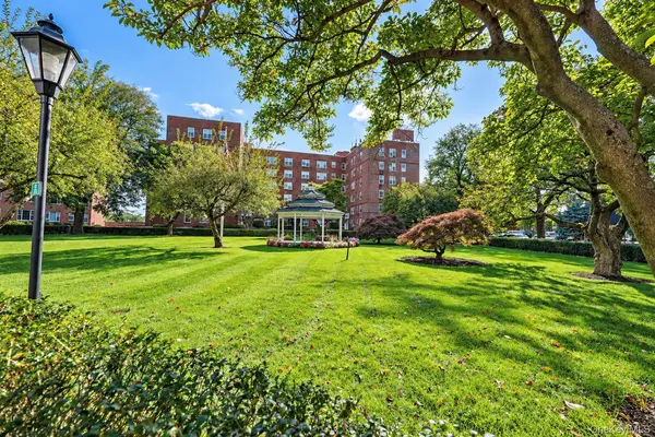 210 Pelham RD #4D, New Rochelle, NY 10805