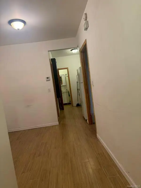 19905 32nd AVE, Flushing, NY 11358