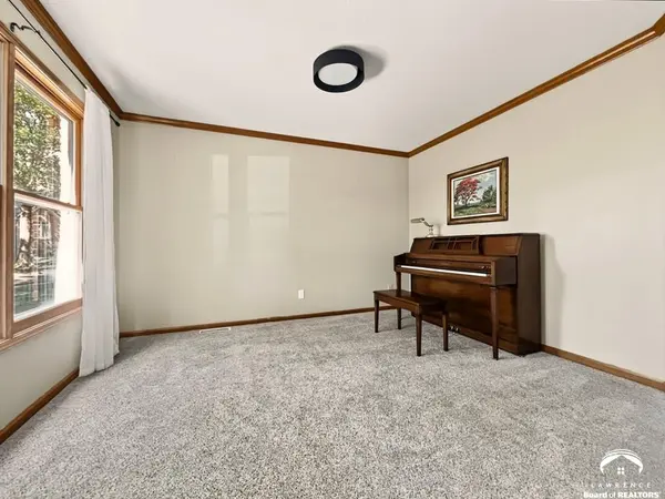 2208 Riviera DR, Lawrence, KS 66047