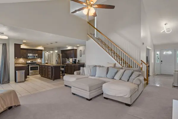 4008 RALEIGH AVE, Bettendorf, IA 52722