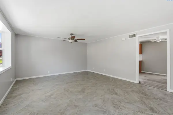 1217 Cedar Ave, Richland, WA 99354