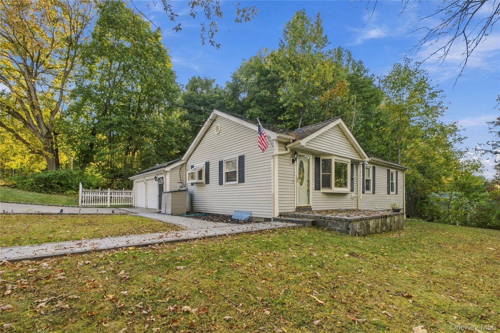 24 Revolutionary RD, Cortlandt Manor, NY 10567