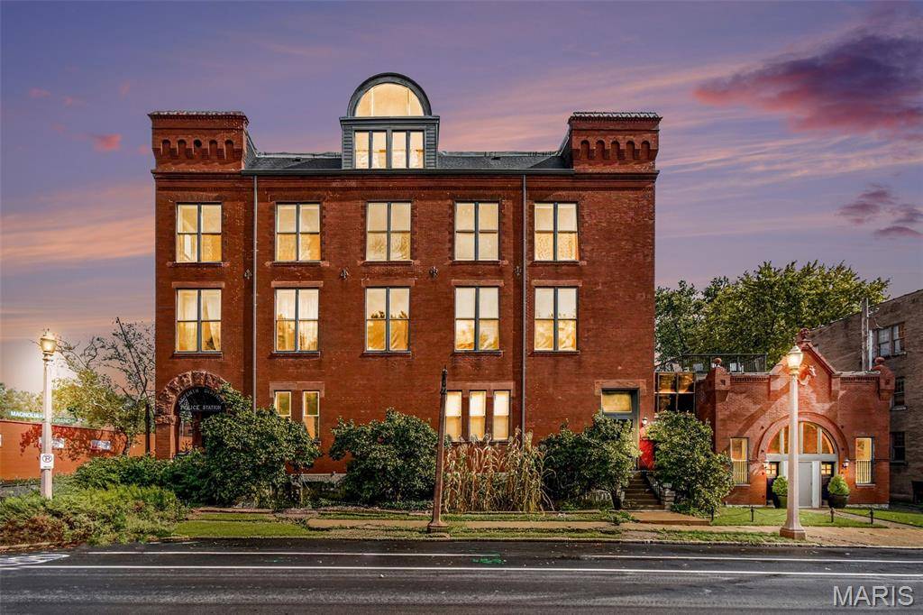 3556 Magnolia AVE #302, St Louis, MO 63118