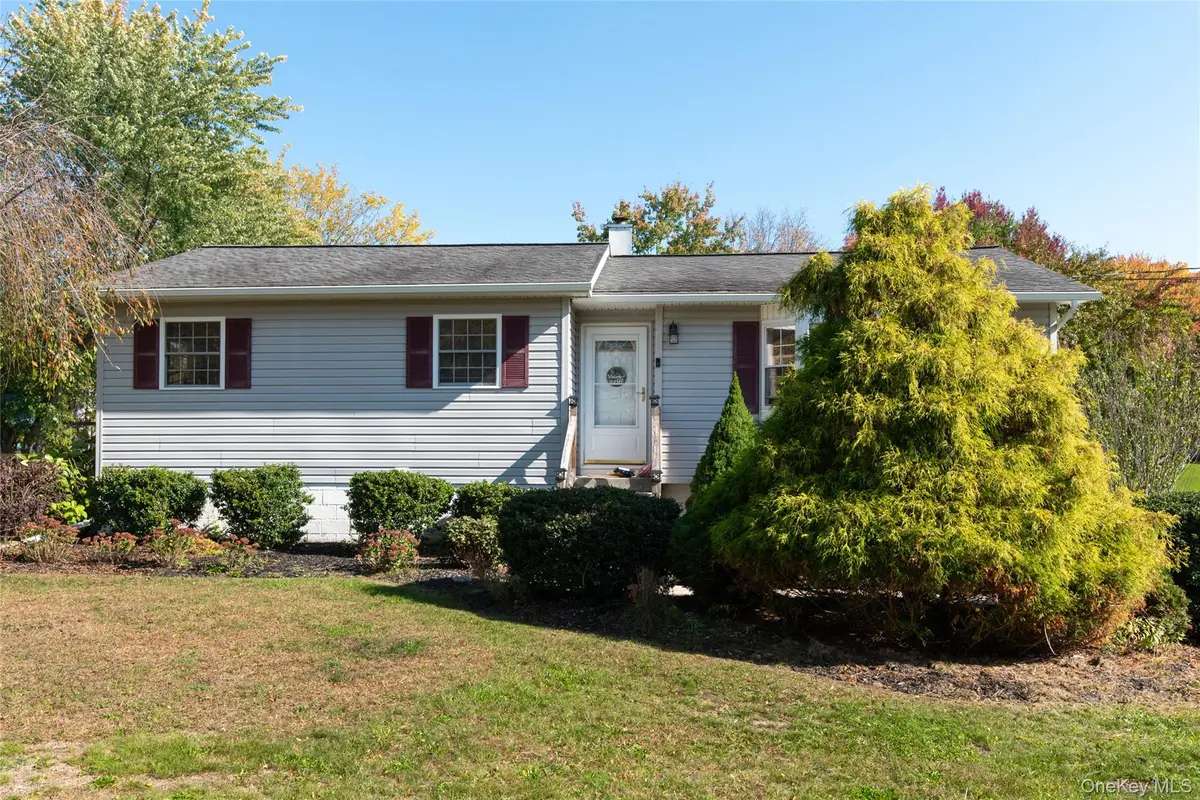 34 Windmill RD, Poughkeepsie, NY 12601