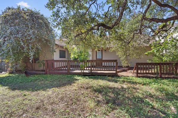 6700 Luckenbach LN, Austin, TX 78729