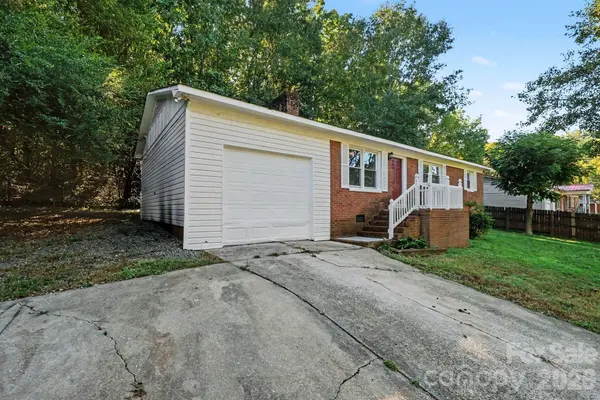 306 Hubbard ST, Lincolnton, NC 28092