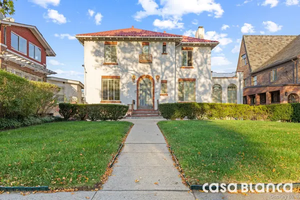 10511 Ditmars BLVD, East Elmhurst, NY 11369