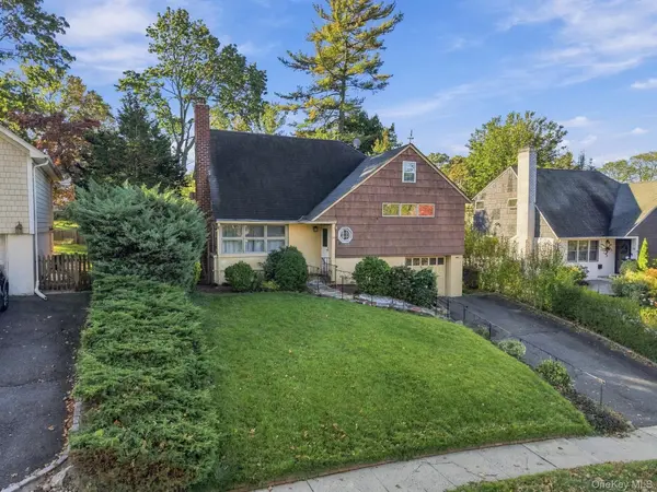 21 Revere RD, Port Washington, NY 11050