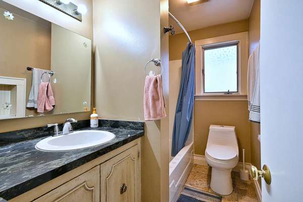 5856 N Mobile AVE, Chicago, IL 60646