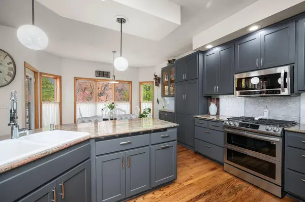 21448 Pointe DR, Rogers, MN 55374
