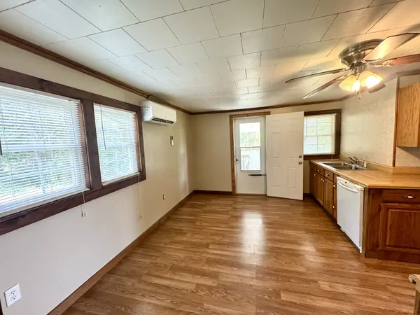 1645 Liberty Rd, Camden, TN 38320