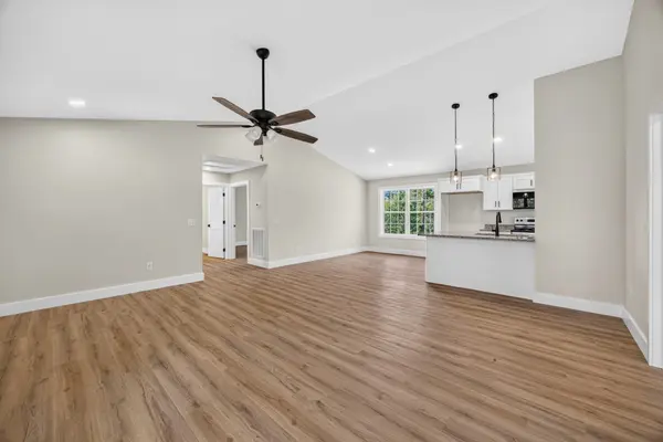 997 Hutchins Bend Rd, Sparta, TN 38583