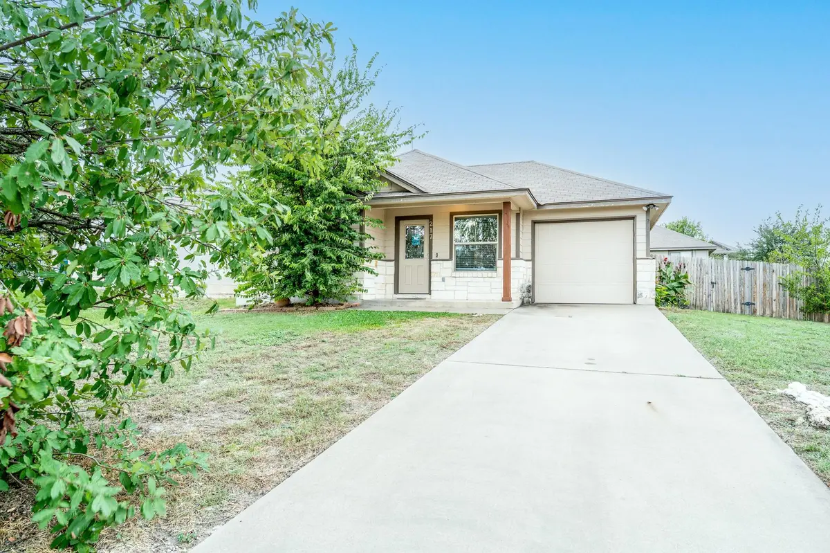 217 Azurite DR, Jarrell, TX 76537