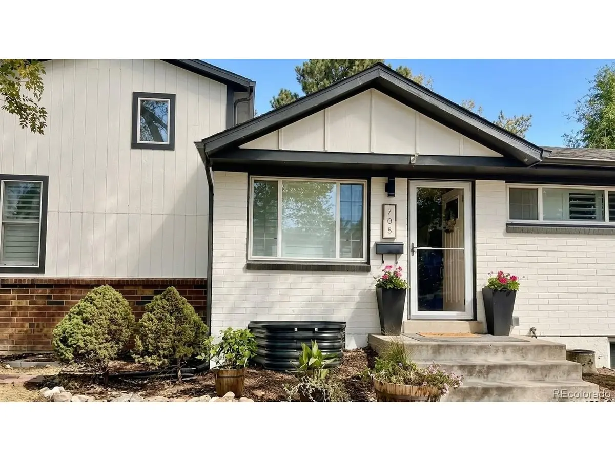 705 W Nassau, Englewood, CO 80110