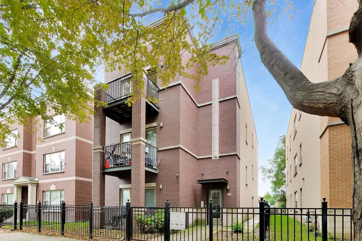 1149 W Washburne AVE #301, Chicago, IL 60608