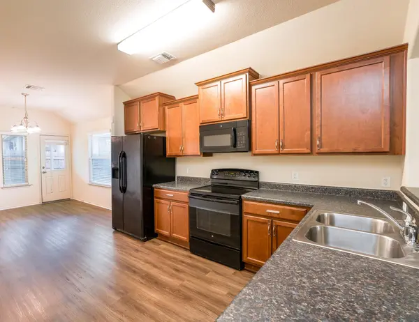 217 Azurite DR, Jarrell, TX 76537