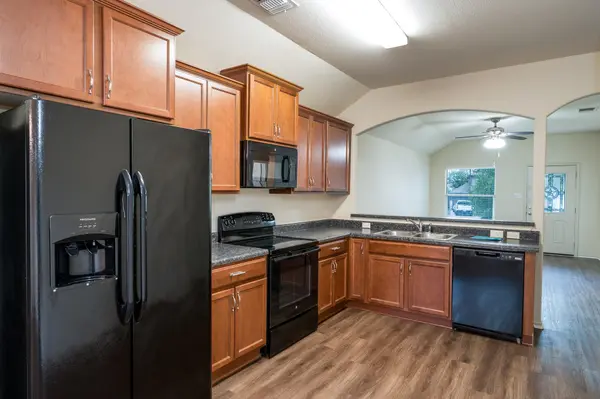217 Azurite DR, Jarrell, TX 76537