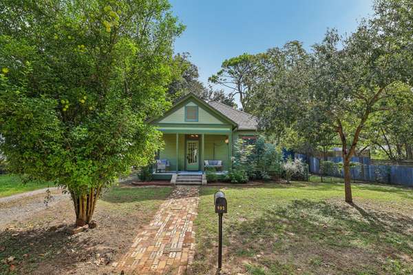 802 Short ST, Smithville, TX 78957