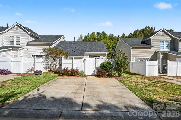 8334 Carob Tree LN, Charlotte, NC 28215
