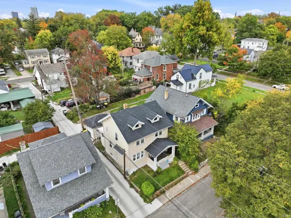 418 Rose LN, Fort Wayne, IN 46807-1454