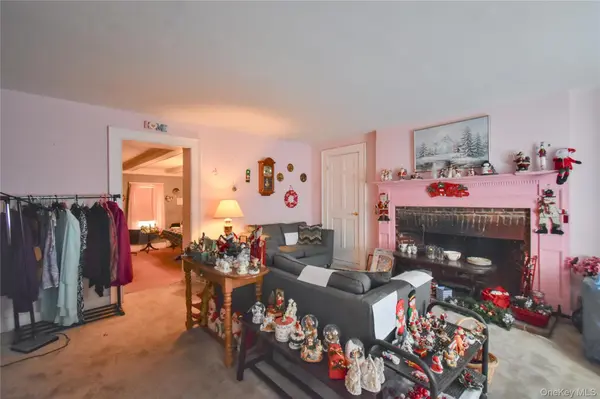 21 Fishkill RD, Hopewell Junction, NY 12533