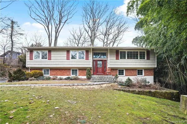99 New Sprain RD, Scarsdale, NY 10583
