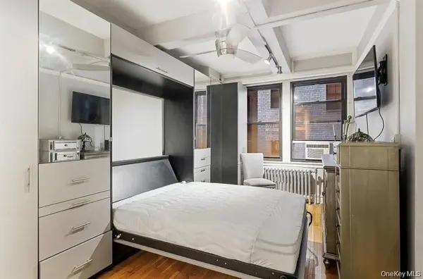 457 W 57th ST #308, New York (manhattan), NY 10019