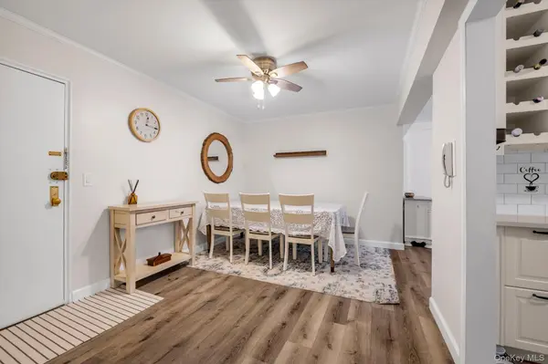 209-25 18th AVE #3K, Bayside, NY 11360