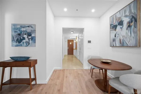 1 Renaissance SQ #10B, White Plains, NY 10601