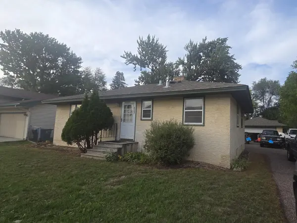 627 Grant ST, Anoka, MN 55303