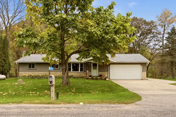 42671 Lisa LN, Winona, MN 55987