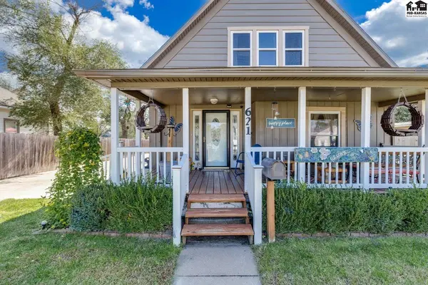 621 W 13th Ave, Hutchinson, KS 67501