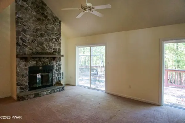 112 Golden Eagle CT, Milford, PA 18337