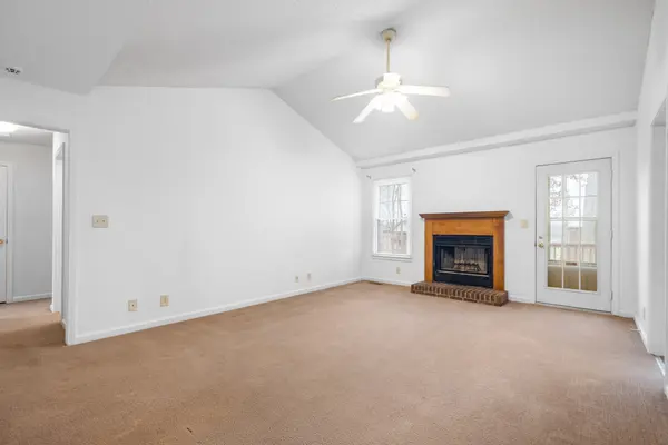 242 Millstone Cir, Clarksville, TN 37042