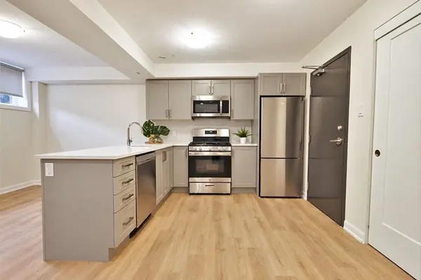 351 Croydon AVE #001, Britannia - Lincoln Heights And Area, ON K2B 0A4