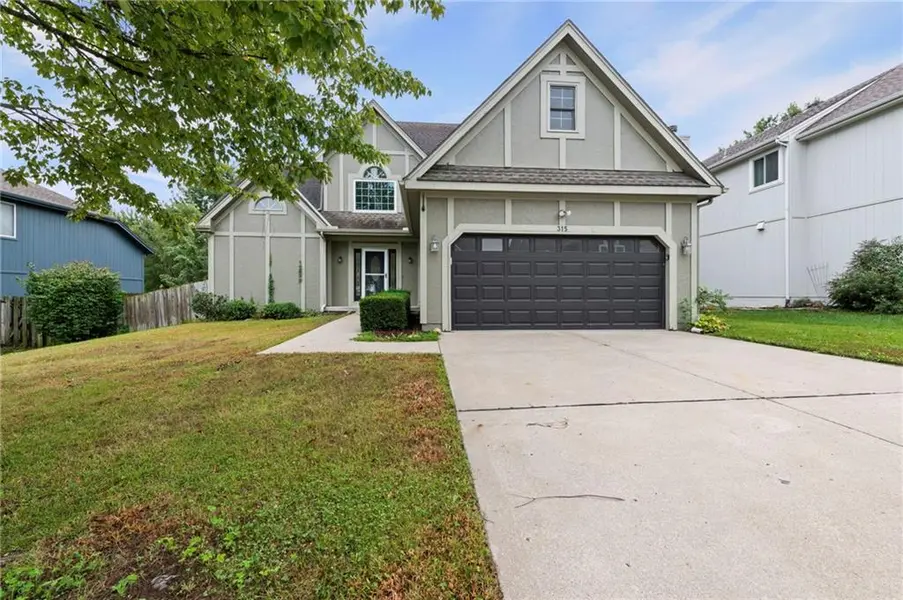 315 Shannon AVE, Smithville, MO 64089