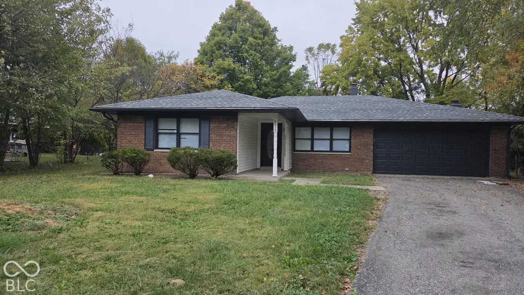 6816 Shadow Brook, Indianapolis, IN 46214